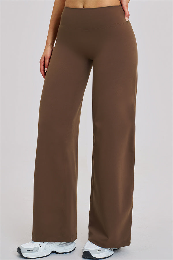 The Dynamic T-shirt Straight Leg Pants 2-Piece Set